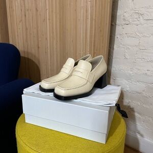 Labucq “Kitty” Loafer in Cream